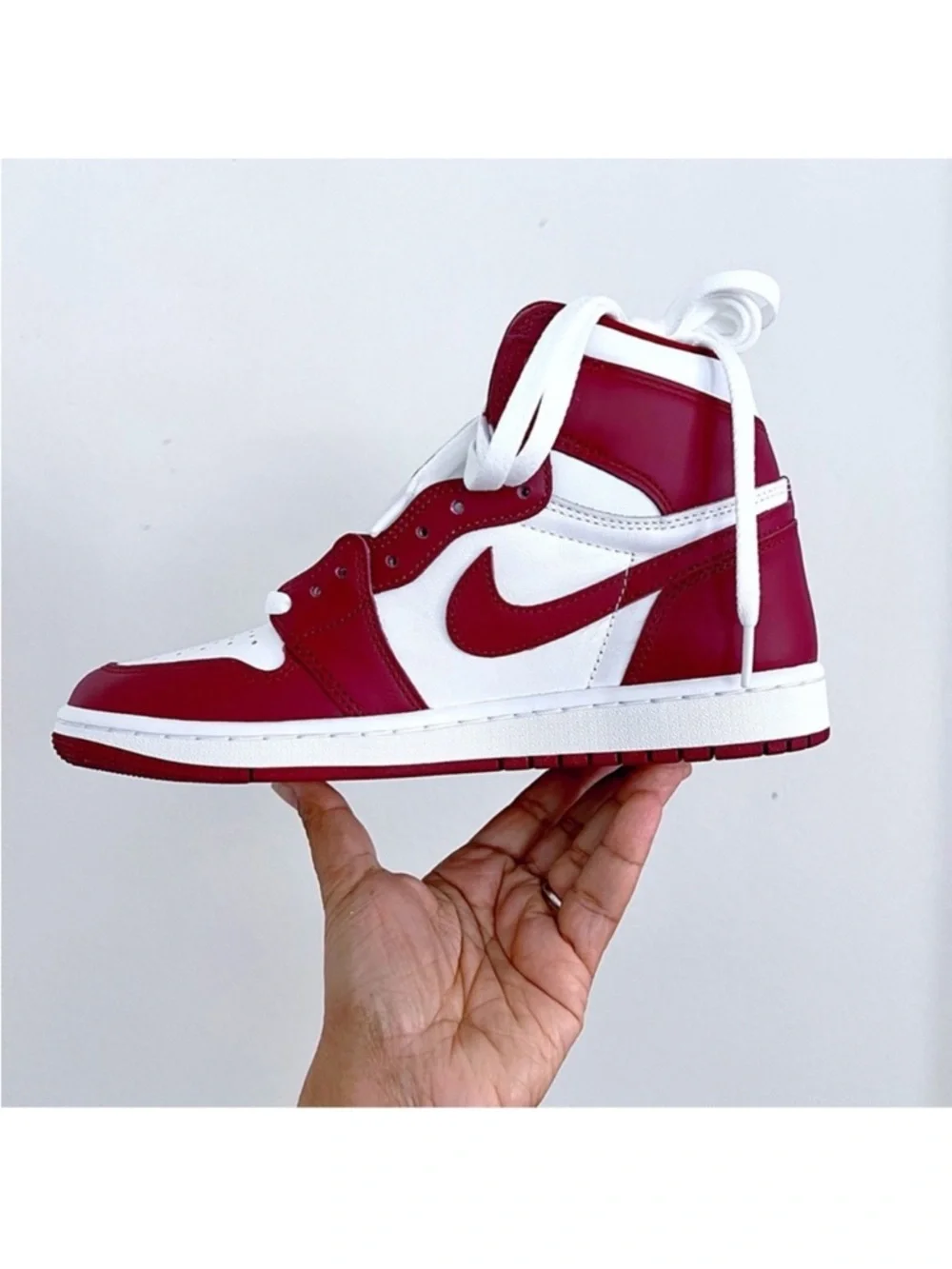 Nike Air Jordan 1 Retro High OG  White & Red Sneakers Men’s 8 / Women’s 9.5